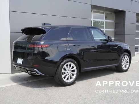 Used 2025 Land Rover Range Rover Sport SE AWD/4WD image 4