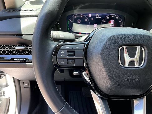 Used 2024 Honda Accord Touring image 10