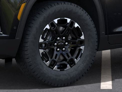 New 2027 Chevrolet Traverse Z71 w/ Enhanced Driving Package AWD/4WD image 9