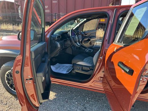 Used 2025 Toyota Tacoma TRD Off-Road image 7