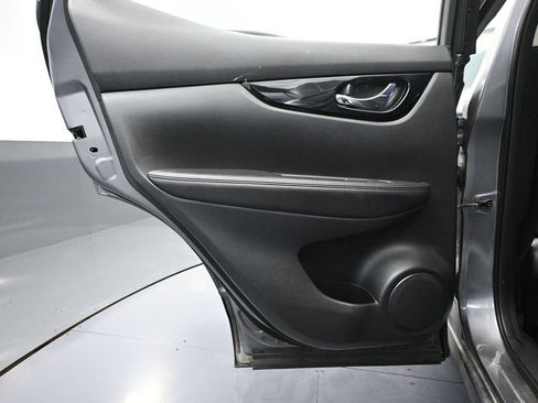 Used 2021 Nissan Rogue Sport SV image 36