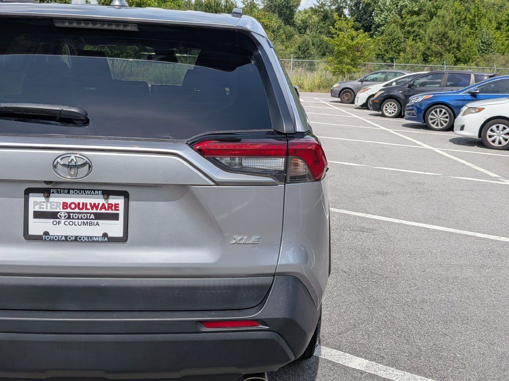 Used 2022 Toyota RAV4 XLE w/ Convenience Package FWD image 8