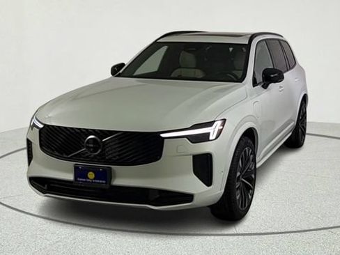 New 2026 Volvo XC90 T8 Ultra w/ Lounge Package AWD/4WD image 2