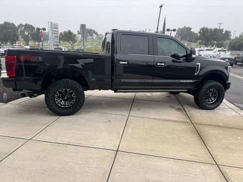Used 2022 Ford F250 Platinum w/ FX4 Off-Road Package image 6