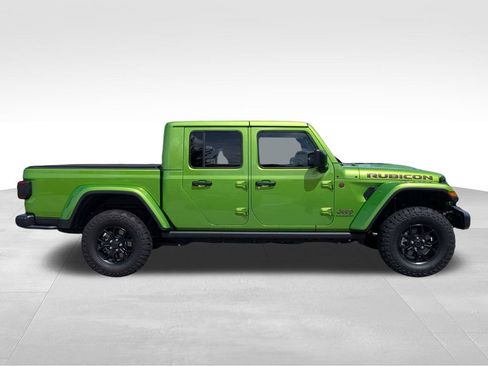 Used 2025 Jeep Gladiator Rubicon w/ Convenience Group AWD/4WD image 3