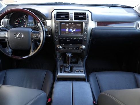 Used 2019 Lexus GX 460 Premium image 2