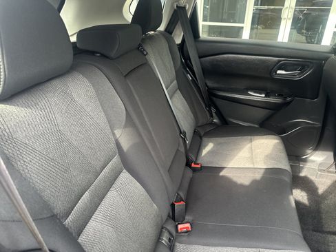 Used 2025 Nissan Rogue SV FWD image 28