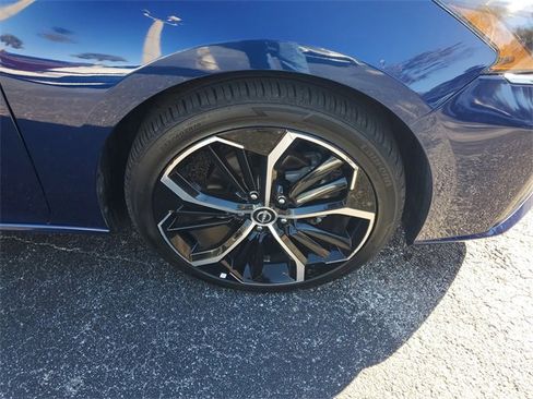 Used 2023 Nissan Altima 2.5 SR image 5