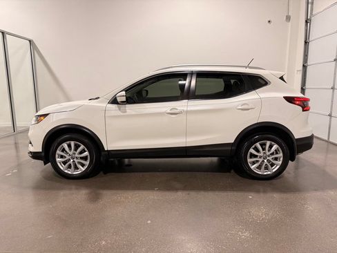 Used 2020 Nissan Rogue Sport SV FWD image 8