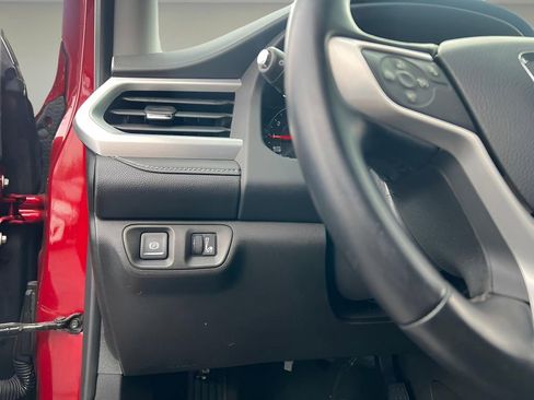 Used 2023 GMC Acadia SLT image 13