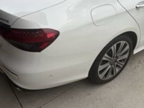 Used 2023 Mercedes-Benz E 350 4MATIC Sedan image 4