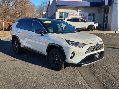 Used 2019 Toyota RAV4 XSE image 4