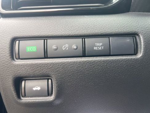 Used 2024 Nissan Sentra SV FWD image 22
