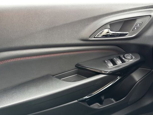 New 2026 Chevrolet Trax RS w/ Sunroof Package image 28