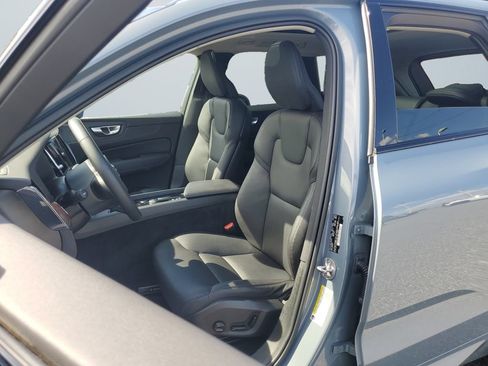 Used 2023 Volvo XC60 B5 Plus w/ Climate Package AWD/4WD image 9