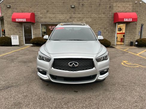 Used 2017 INFINITI QX60 FWD w/ Deluxe Technology Package image 2