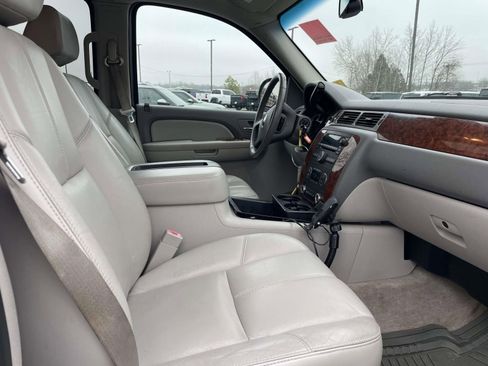 Used 2007 Chevrolet Avalanche LT w/ LT Preferred Equipment Group image 12