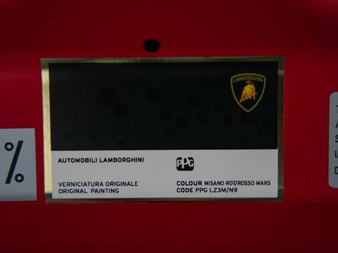 Used 2018 Lamborghini Huracan Performante AWD/4WD image 28