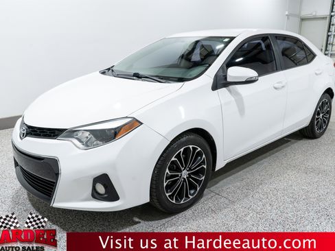 Used 2015 Toyota Corolla S image 2