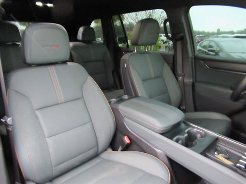 Used 2025 GMC Acadia AT4 image 9