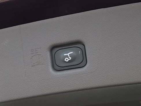 Used 2023 Lincoln Nautilus Reserve w/ Luxury Package AWD/4WD image 9