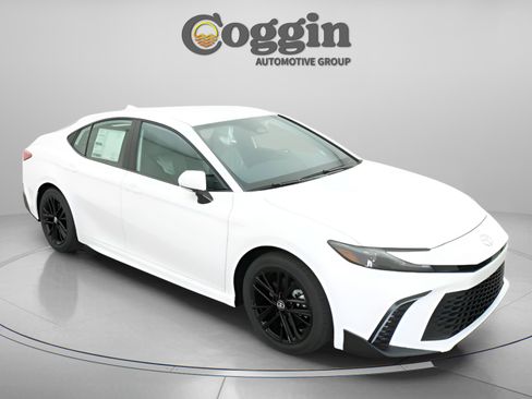 New 2026 Toyota Camry SE FWD image 25