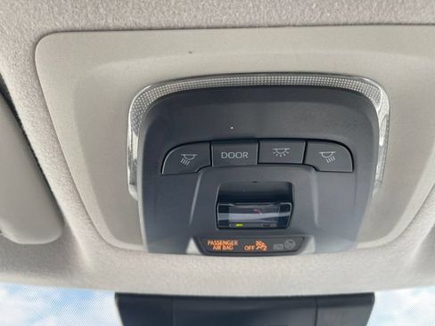 Used 2025 Toyota Corolla Cross L AWD/4WD image 21