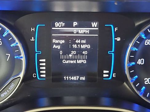 Used 2017 Chrysler Pacifica Touring-L FWD image 16