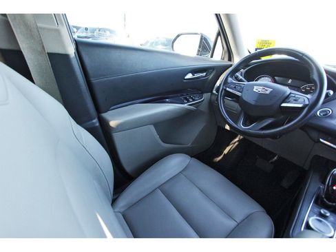 Used 2023 Cadillac XT4 Luxury image 8