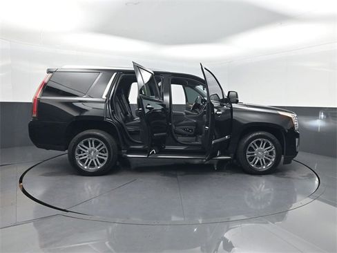 Used 2020 Cadillac Escalade 2WD image 41