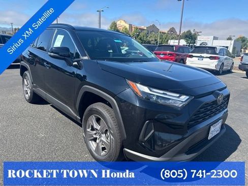 Used 2025 Toyota RAV4 XLE AWD/4WD image 4