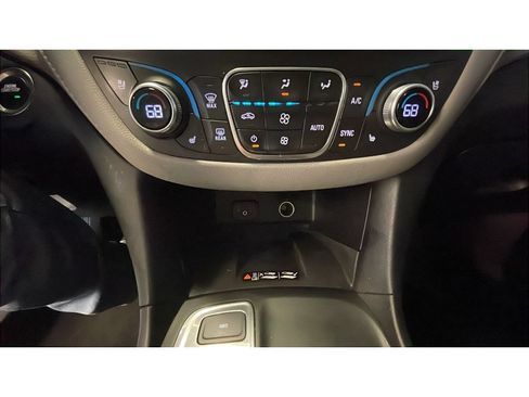 Used 2018 Chevrolet Equinox Premier AWD/4WD image 14