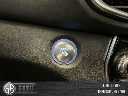 Used 2019 Hyundai Santa Fe Limited image 25