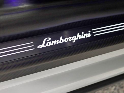 Used 2023 Lamborghini Urus Performante image 23