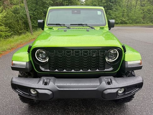 New 2025 Jeep Gladiator Sport image 4