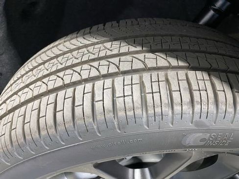 New 2026 Chrysler Pacifica Select w/ S Appearance Package image 38