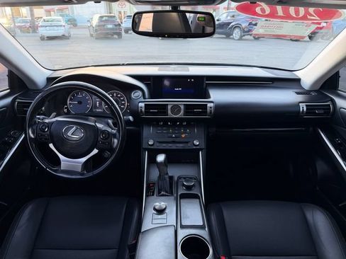 Used 2016 Lexus IS 200t RWD image 18