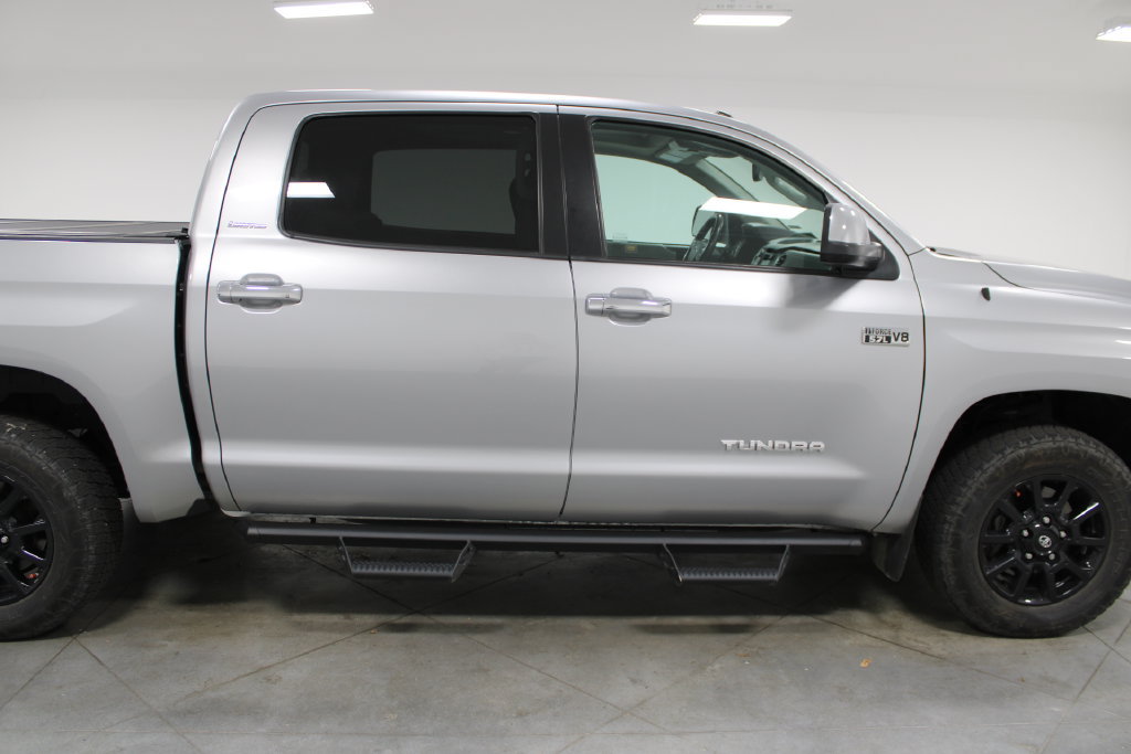 Used 2018 Toyota Tundra Limited w/ Limited Premium Package AWD/4WD image 11
