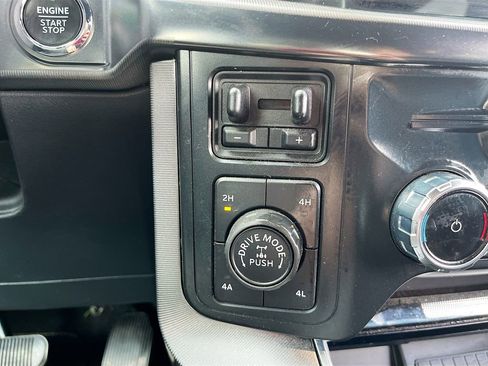 Used 2022 Ford F150 Platinum w/ Equipment Group 701A High AWD/4WD image 36