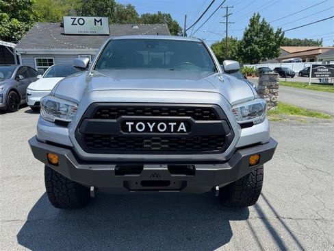 Used 2020 Toyota Tacoma TRD Off-Road AWD/4WD image 10
