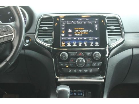 Used 2020 Jeep Grand Cherokee Altitude image 17