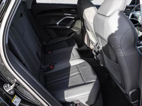 Certified 2025 Audi Q5 Premium Plus w/ Premium Plus image 23