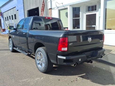 Used 2017 RAM 1500 Express AWD/4WD image 8