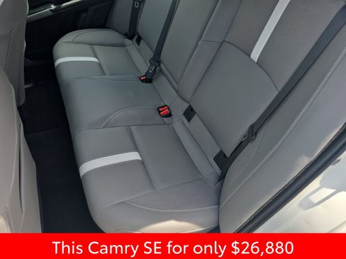 Used 2025 Toyota Camry SE image 19