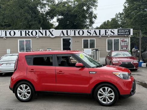 Used 2016 Kia Soul + FWD image 6