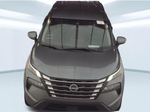 Used 2024 Nissan Rogue SV FWD image 2