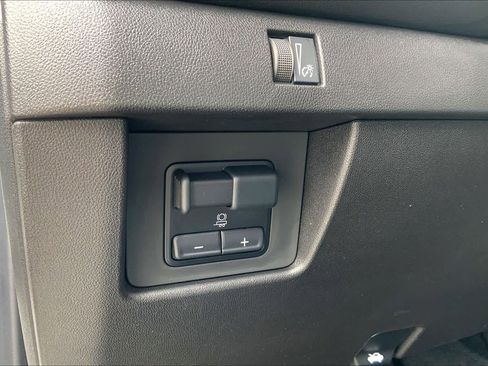 Used 2024 Chevrolet Colorado LT w/ LT Convenience Package III image 35