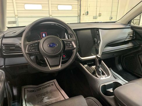 Used 2025 Subaru Outback Premium image 4