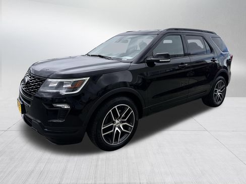 Used 2018 Ford Explorer Sport w/ Equipment Group 401A AWD/4WD image 3