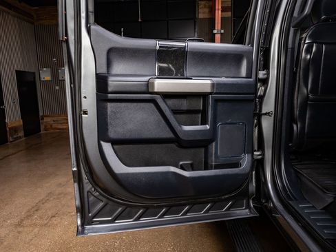 Used 2022 Ford F450 Platinum w/ FX4 Off-Road Package image 36